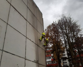 Daugiaauk&scaron;čių pastatų fasadų plovimas - Auk&scaron;talipių darbai: siūlių remontas, dažymas, tinkavimas - 4