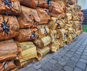 Malkos: gamyba, pristatymas - Malkos mai&scaron;eliuose sausos (tinkliniuose mai&scaron;uose) - 1