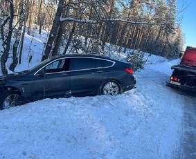 Pagalba užklimpus automobiliui - Tralo paslaugos 24/7 Kaunas - 1