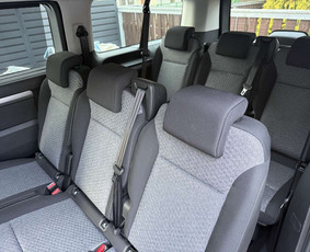 Keleivių pervežimas - 2025 m automobilio 8 keleiviams nuoma su vairuotoju - 2