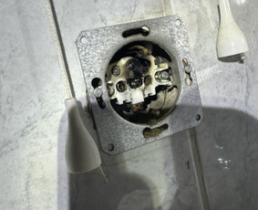 Skubus elektriko i&scaron;kvietimas - Elektros instaliacijos darbai - 2