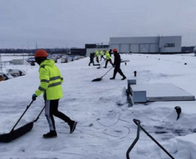 Sniego valymas - Uab/sniego valymas, nuo stogų, bei kiemų. - 4