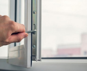 Vidaus apdailos darbai - Langų ir durų remontas &ndash; greitai ir patikimai ! - 2