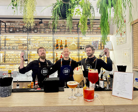 Maistas, konditerija - Mobilus kokteilių baras - &scaron;ampano piramidė - barmenai - 1