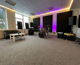 Dainų įra&scaron;ymas - Repeticijų ir įra&scaron;ų studija Klaipėdoje - 3