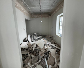 Senų baldų i&scaron;vežimas - Perkraustymo paslaugos ir &scaron;iuk&scaron;lių i&scaron;vežimas - 4