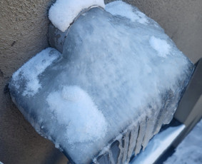 Stogų ir lietvamzdžių valymas - Auk&scaron;tuminiai darbai Stogų sniego valymas Varveklių &scaron;alinimas - 3