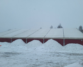 Stogų ir lietvamzdžių valymas - Auk&scaron;tuminiai darbai Stogų sniego valymas Varveklių &scaron;alinimas - 1