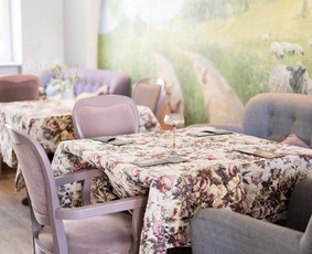 Gedulingi pietūs - Gedulingi pietūs Kauno centre - 1