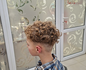 Kirpyklos, kirpėjai, stilistai - Kirpėja Diana Alytuje - 3