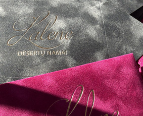 Reklamos paslaugos - Įvairių medžiagų kirtimo, folijavimo, graviravimo paslaugos - 2