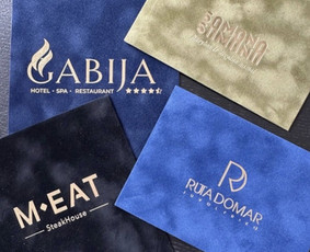 Reklamos paslaugos - Įvairių medžiagų kirtimo, folijavimo, graviravimo paslaugos - 1