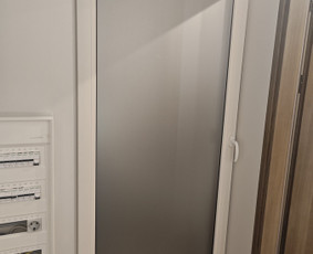 Šerkšno (matinės) plėvelės klijavimas / Miglė Žakevičiūtė / Darbų pavyzdys ID 4287923
