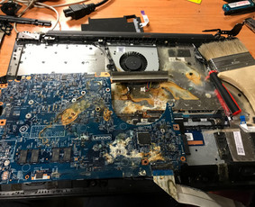 Spausdintuvų kasečių pildymas - Užpiltų, pasvilusių notebookų taisymas - 4