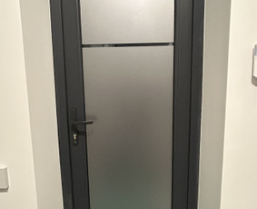 Plėvelės klijavimas - Reklaminės ir &scaron;erk&scaron;no plėvelės klijavimas - 1