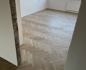 Vinilas, laminatas, Pvc, kilimas – tvarkingai ir patikimai / Karolis Andrijauskas / Darbų pavyzdys ID 4290399