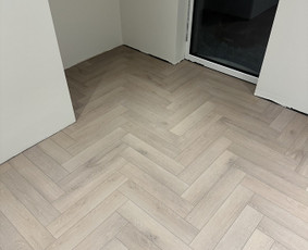 Laminato, vinilo (click sistema) klojimas, išlyginamasis / DASS grindų sprendimai / Darbų pavyzdys ID 4291197