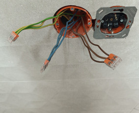 Smulkūs elektros darbai - Meistras į namus - greitai, kokybi&scaron;kai ir patikimai! - 2