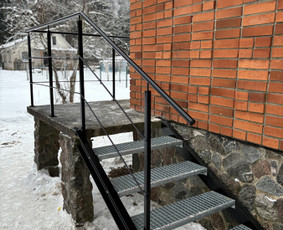 Laiptų turėklai - Aliuminio, juodo bei spalvoto metalo suvirinimas, gamyba - 4