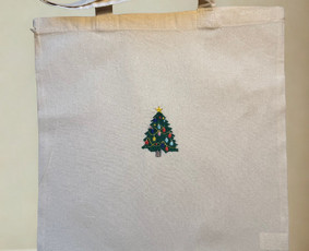 Siuvinėtų dovanų gamyba - Siuvinėjame logotipus, darbo rūbus, uniformas ir kt. - 1