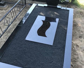 Kapavietės užpylimas skaldele - Kapų dengimas nuo 149eur/m2, paminklai, kapų tvarkymas - 1