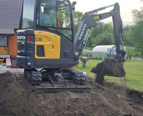 Nuomos paslaugos - Volvo mini ekskavatoriaus nuoma 80&euro; diena - 2