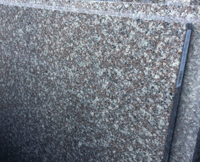 Paminklai kapams, antkapiai - Paminklai, Dengimas granito plok&scaron;tėmis Marijampolė - 3