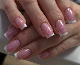 Prancūzi&scaron;ki manikiūrai - Manikiūro ir pedikiūro paslaugos! - 1