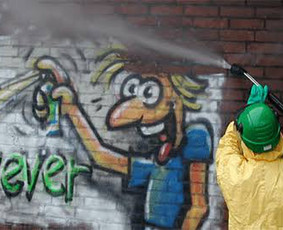 Grafiti plovimas - Fasadų , Terasų , Trinkelių plovimas - 2