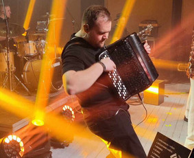 Vakarėliai su pilna programa ! vedėjai, atlikėjai, Dj / Pramogų desantas, MB / Darbų pavyzdys ID 4308215
