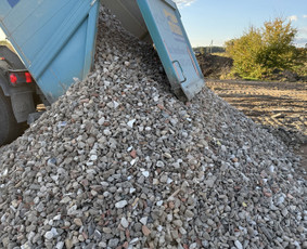 Aplinka, sodas - Smėlis,žvyras,skalda iki 28t - 3