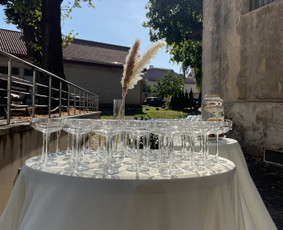 Įvairios paslaugos vestuvėms - &Scaron;ampano staliukas - 2