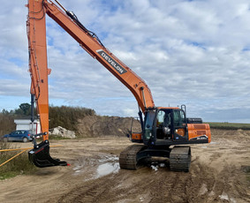 Statybinės technikos nuoma - Ilgastrėlio eksvatoriaus nuoma - 1