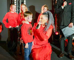 Muzikantai, dainininkai, grupės - Aldegunda - dainuojanti vedėja, kurios nepamir&scaron;i! - 4