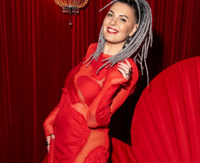 Muzikantai, dainininkai, grupės - Aldegunda - dainuojanti vedėja, kurios nepamir&scaron;i! - 3