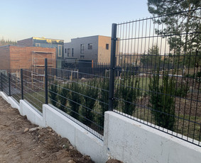 Tvoros pamatai, betonavimas - Kiemo vartų ir tvorų įrengimas, automatikų remontas - 1