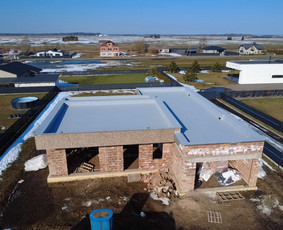 Plokščių Stogų Dengimas Pvc, Epdm ir bitumine Danga / Tvirti stogai / Darbų pavyzdys ID 4324543