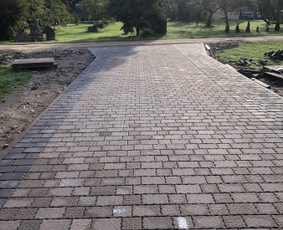 Drenažo įrengimas - Trinkeliu klojimas - 1