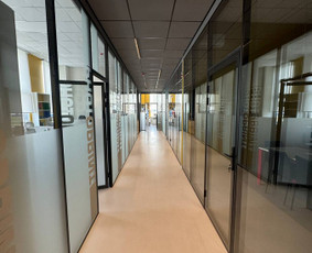 Aliuminio–stiklo pertvara / UAB Top solutions / Darbų pavyzdys ID 4328081