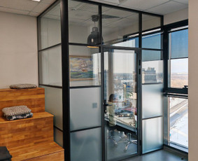 Stiklo konstrukcijos, montavimas - Aliuminio&ndash;stiklo pertvara - 1