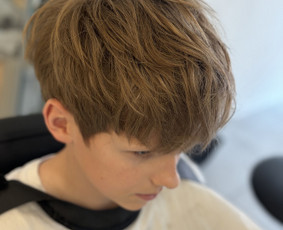 Kirpyklos, kirpėjai, stilistai - Plaukų kirpimai ir dažymai - 4