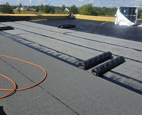 Stogdengiai, stogo darbai - Plok&scaron;čių stogų dengimas prilydoma danga - 2