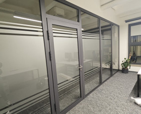 Paslaugos verslui - Plėvelės klijavimas - 1