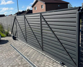 Kiemo vartai, gamyba - Skardinės/segmentinės tvoros. Stulpų/bortelių montavimas. - 1