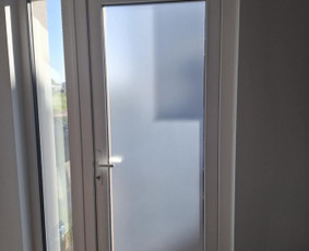 Plėvelių klijavimas ant langų, durų ir kitų paviršių / ProFill lanų plėvelės / Darbų pavyzdys ID 4333605