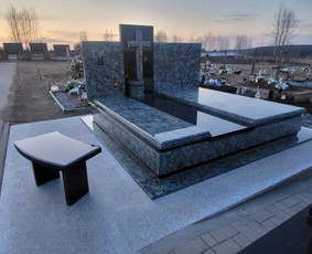 Paminklų gamyba - Auk&scaron;čiausios kokybės paminklų gamybą - 1