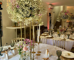 Vestuvinė floristika - &Scaron;venčių, dekoravimas: Foto sienelės, gėlės, balionai - 2