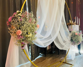 Vestuvinė floristika - &Scaron;venčių, dekoravimas: Foto sienelės, gėlės, balionai - 1