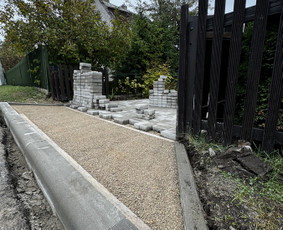 Kelio bortų įrengimas - Pagrindų paruo&scaron;imas, trinkelių klojimas, pamatai, stogai - 3