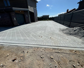 Kelio bortų įrengimas - Pagrindų paruo&scaron;imas, trinkelių klojimas, pamatai, stogai - 2